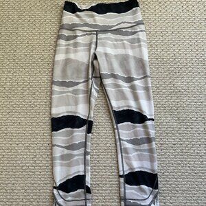 Lululemon True Self Crop Legging Bleacher Stripe Taupe Black Size 6